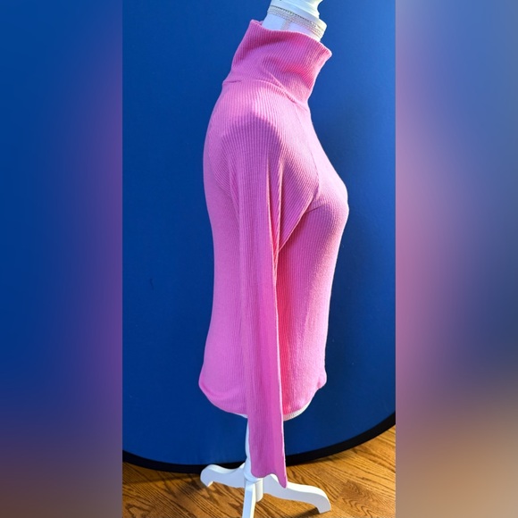 Michael Lauren Vibrant Pink Knit Top size S - Picture 4 of 13